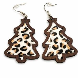 🎄 Leopard Print Christmas Tree Earrings Wooden Dangle Cowhide Holiday NEW